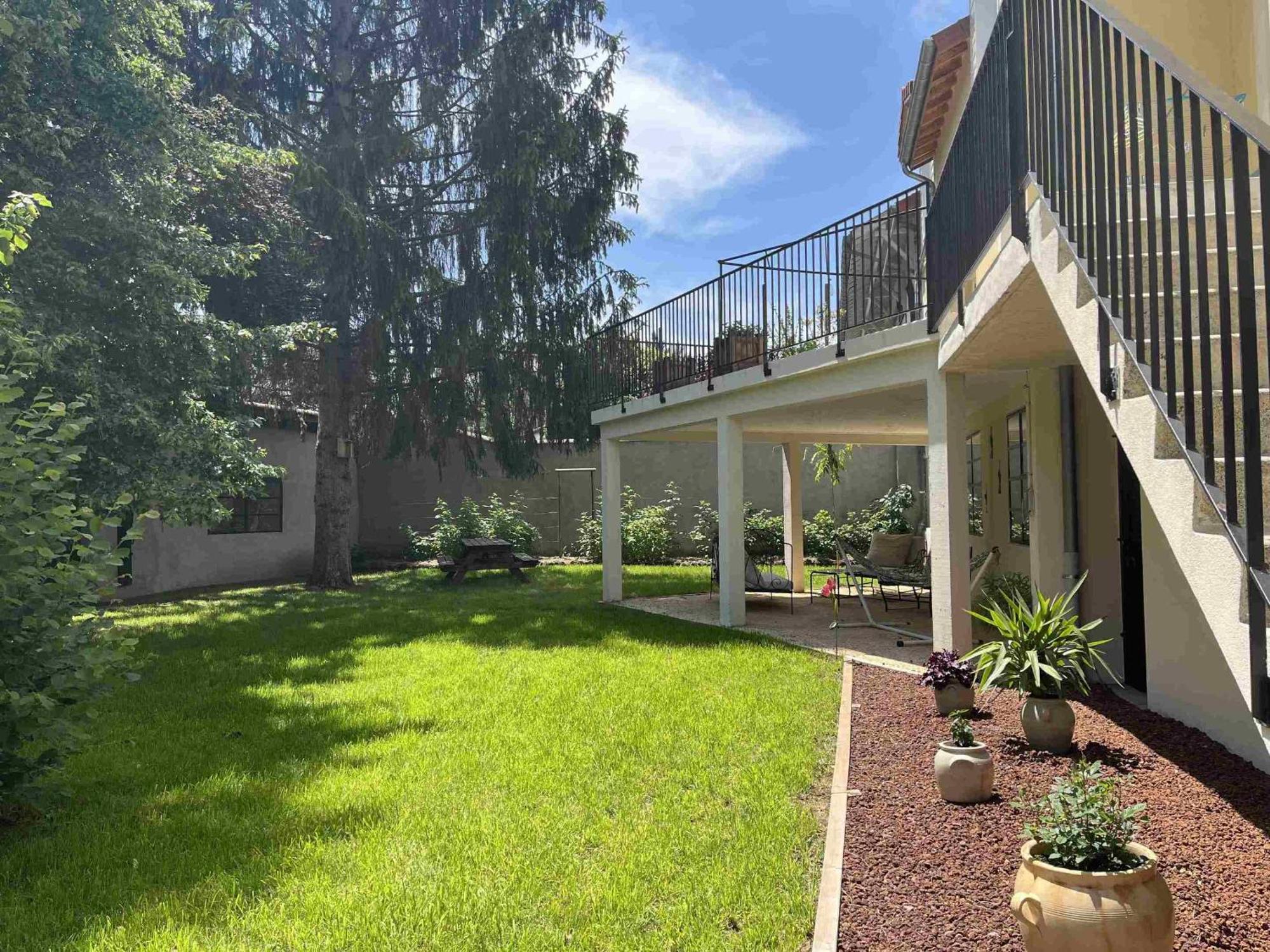 Bed and Breakfast Le Jardin Du Dolaizon Le Puy-en-Velay Esterno foto